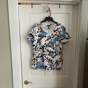 Jaanuu floral scrub top